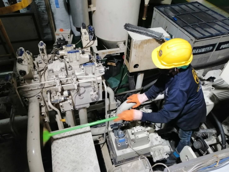 บริการทำความสะอาดเครื่องจักรและบริการทำความสะอาดในสายการผลิตในโรงงาน
